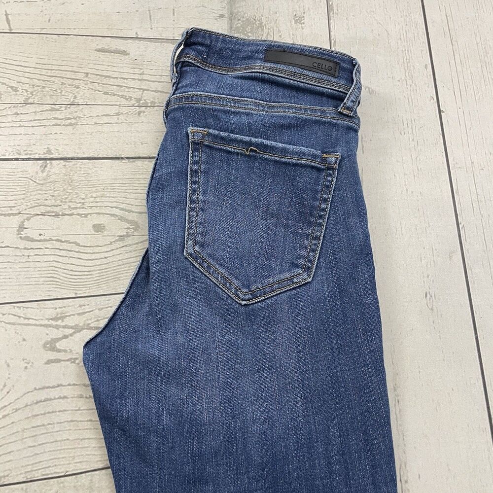 Cello Women's Size 1 Blue Mid-Rise Stretch Distressed Skinny Ankle Jeans